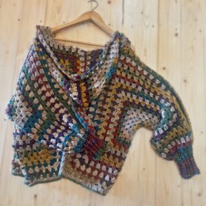 Abrigo Crochet Capucha Kaki